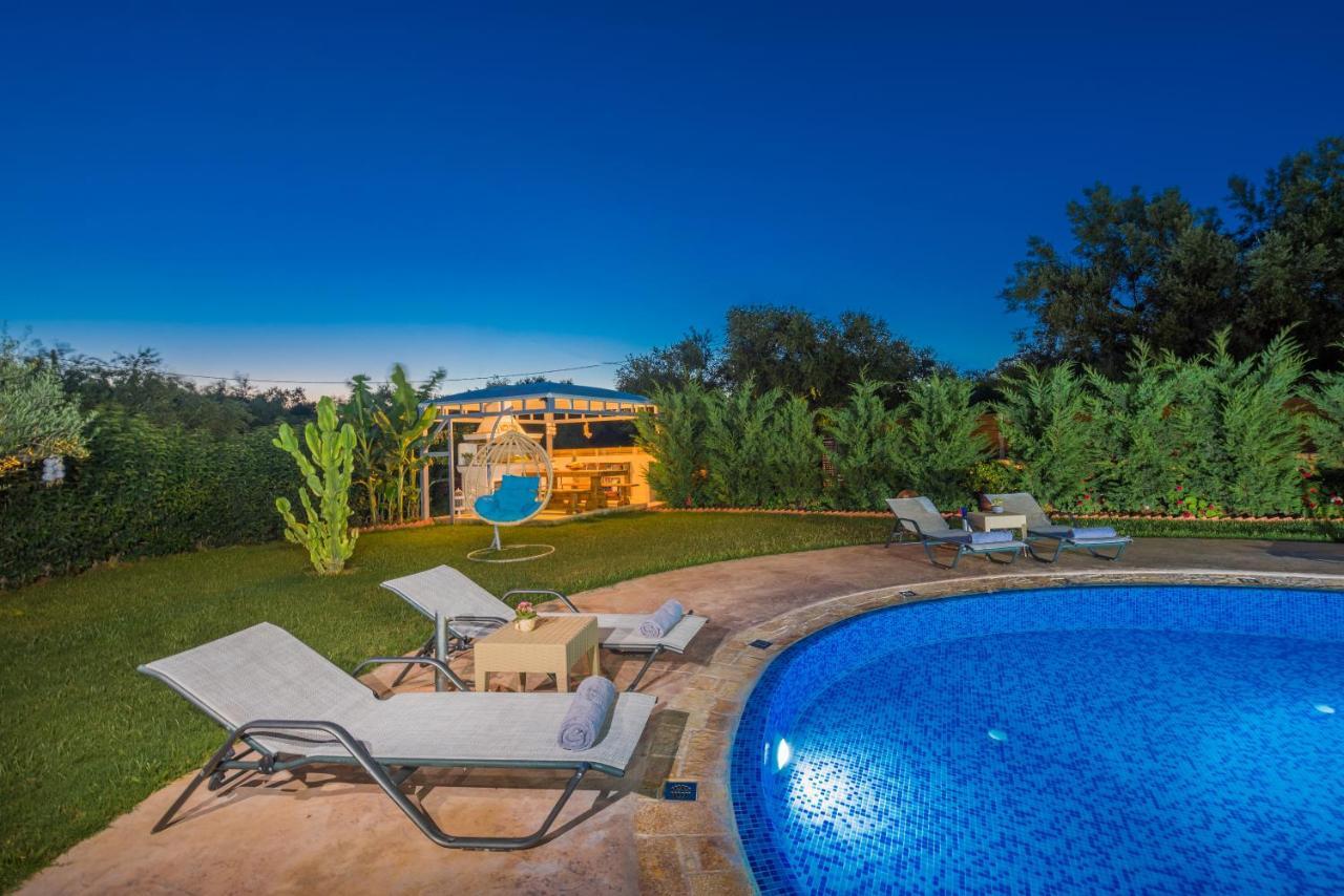 Romanza Luxury Villa Kalamaki  Bagian luar foto